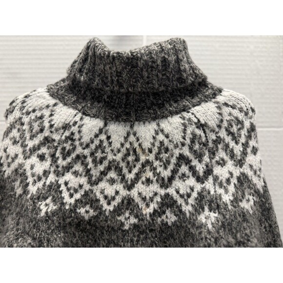 OSHKOSH KNITTED GRAY PONCHO TODDLER GIRL 2T WITH ARM SLITS - Picture 5 of 8